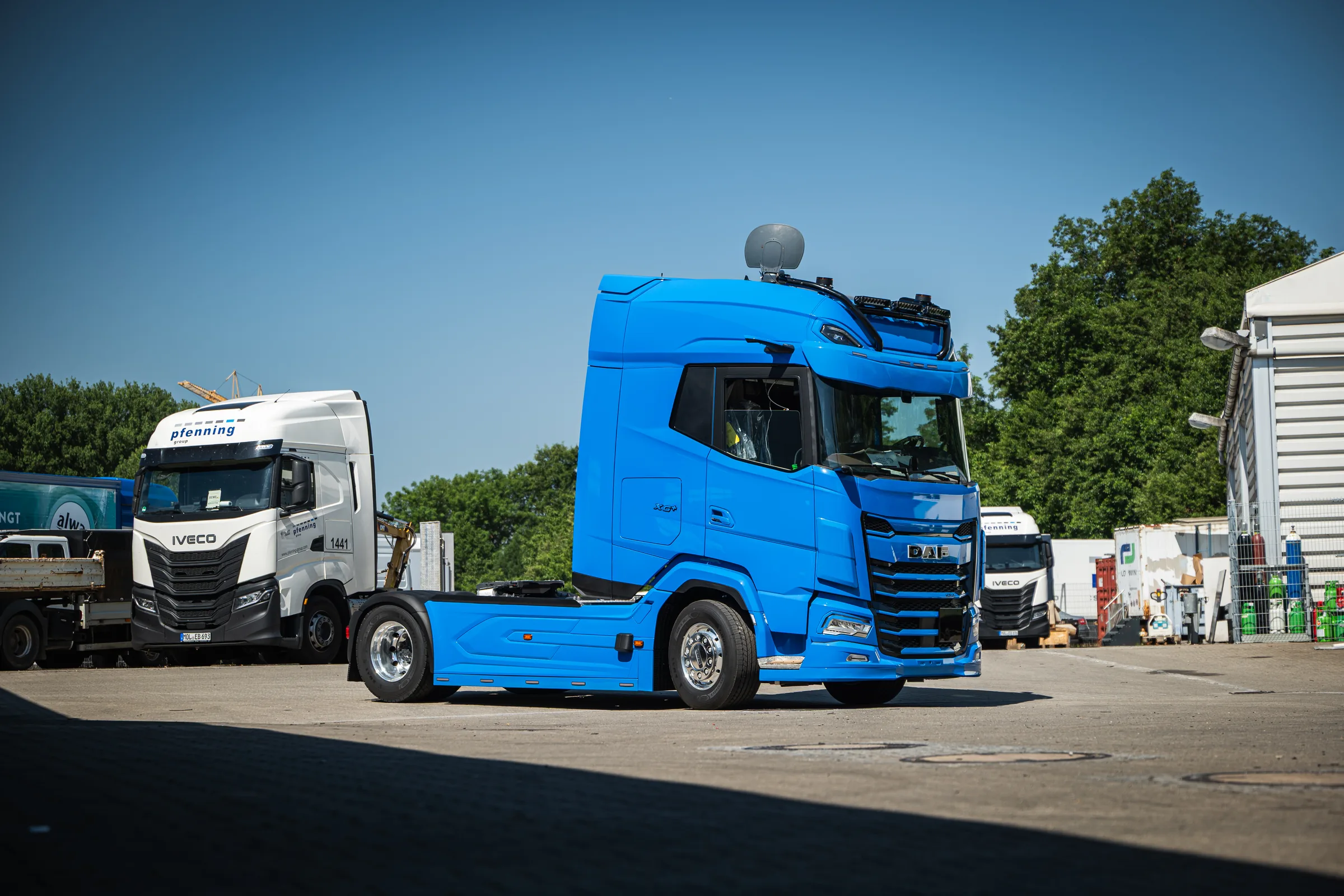 Blauer DAF-Truck der R+K Flotte
